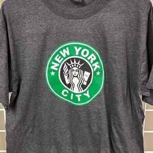 NWOT New York City Statue of Liberty T-Shirt Size Large. Short Sleeve. Blend